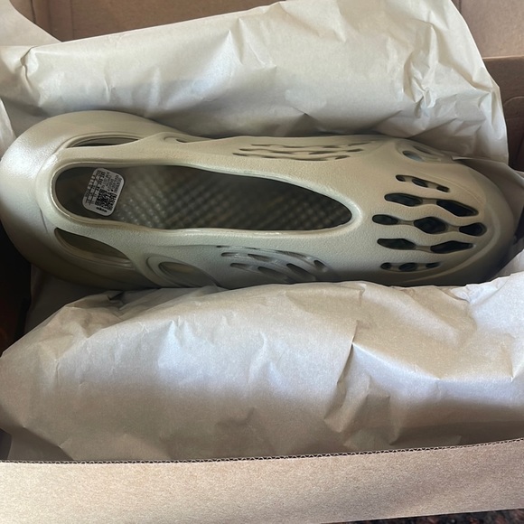 Yeezy foam runner